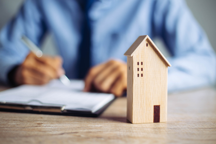 Dlaczego warto skorzystać z usług agencji nieruchomości?